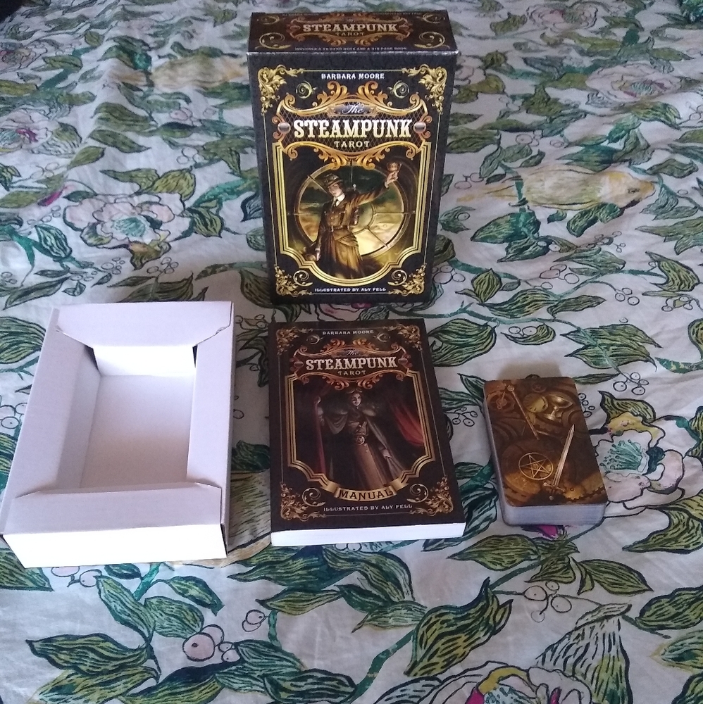 Steampunk Tarot deck & guide